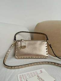 Picture of Valentino Handbags _SKUfw236446988fw